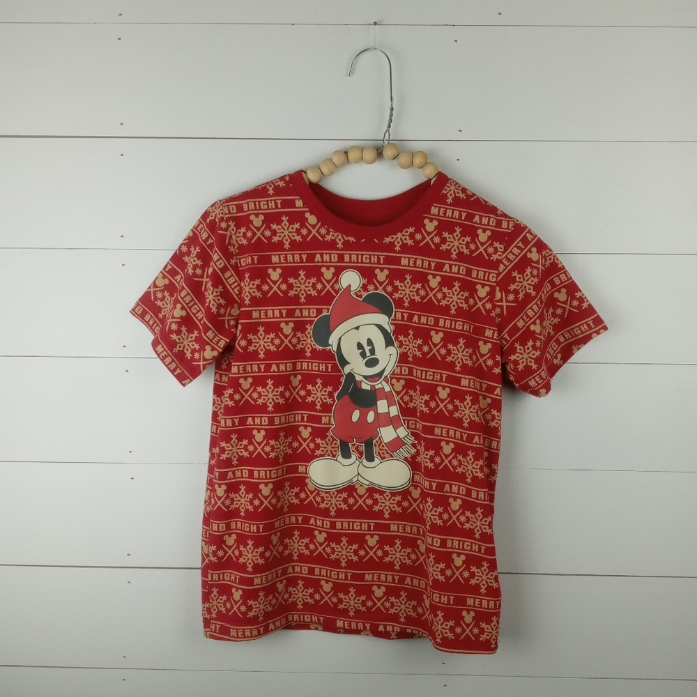 Disney boys size 7-8 merry and bright mickey mouse design top